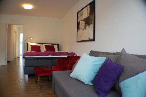 Studio Apartment Top 3 image 3