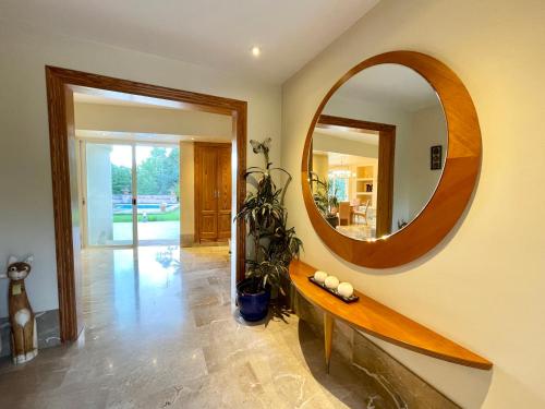 Hol, Confortable Chalet con piscina in Bunyola