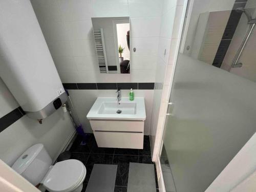 Ванна кімната, Top appartement 10 minutes de Disney in Шессі