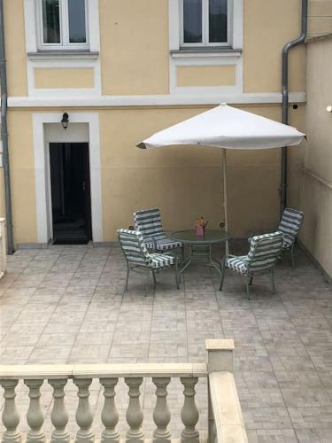 Балкон, Top appartement 10 minutes de Disney in Шессі