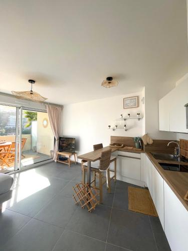 Luxueux Studio Neuf - Frontière Monaco - Piscine - Parking privé (Luxueux Studio Neuf - Frontiere Monaco - Piscine - Parking prive) in Monte Carlo