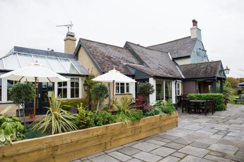 Exterior view, The Melville Inn by Innkeeper's Collection in Lasswade