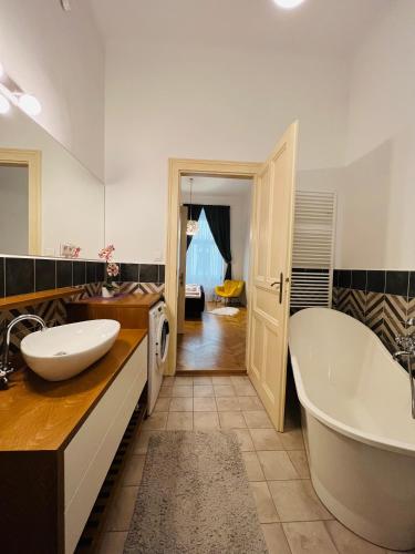 Beautiful condo at the Old Town, Bratislava (fotografie 10)