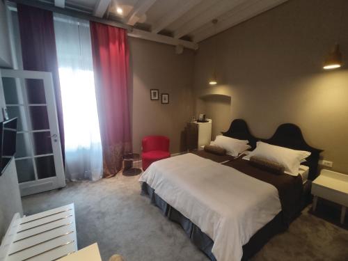 XII Century Heritage Hotel - image 3