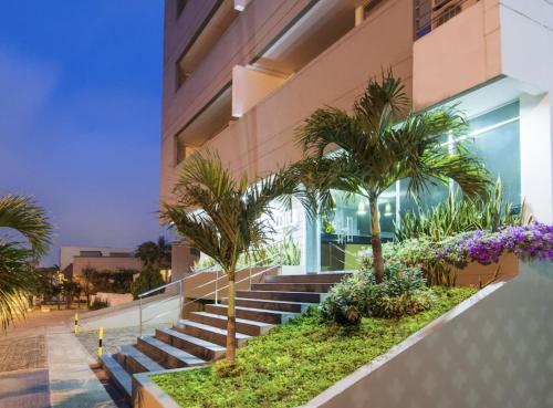 Atlantis Suites BAQ -Apartamento Moderno-2-BD - image 2