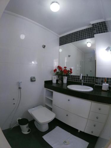 Cabo Frio Nice 2 bedroom Renovated for 8 people - image 4
