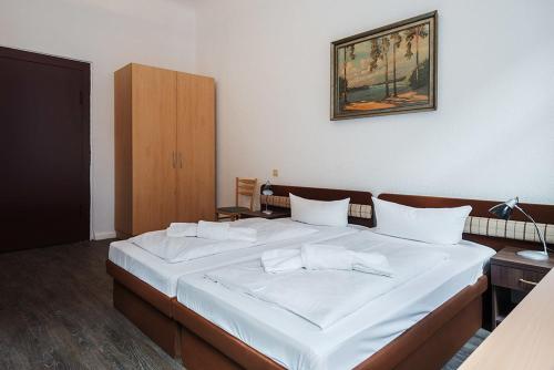 Queens Park Hotel - image 3