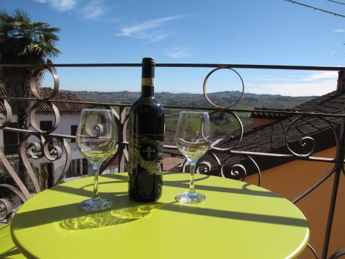  Alla Torre - nel cuore del Borgo storico in Castagnole Lanze