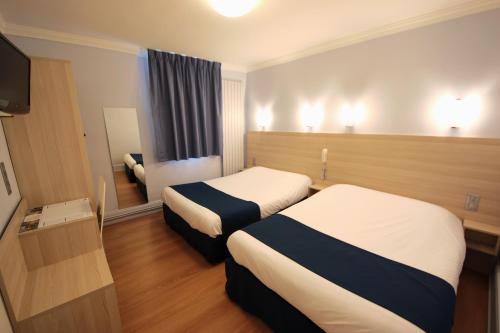 Hotel De La Cathedrale in Reims City Center