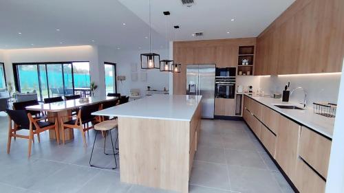 Valverde 3 Villa, Vilamoura, Algarve, only 5 minutes from Marina, Golf and Beach in คาตีรา