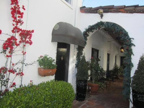 Cypress Inn - image 7