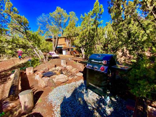 The Chi-Treehouse at Sunny Mellow Eco Villa in Tijeras, USA