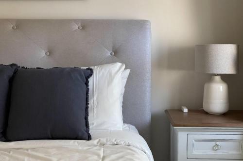 LUXE SURRY HILLS // 4 BEDROOMS // PERFECT LOCATION - image 10