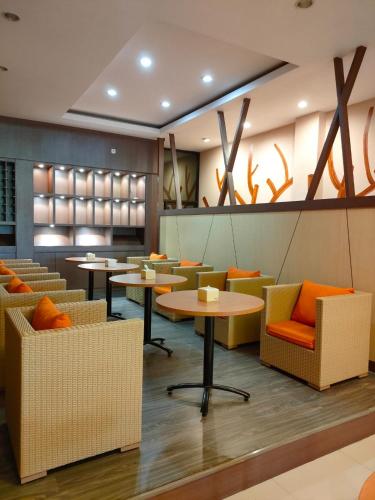Naka Hotel Kupang - 레스토랑
