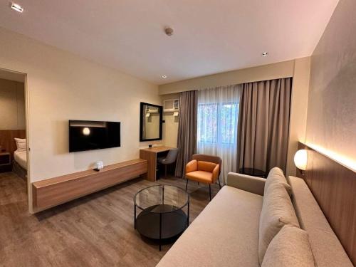 Luisita Central Park Hotel Room Type - Executive Suite