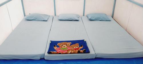 Sleeps 3