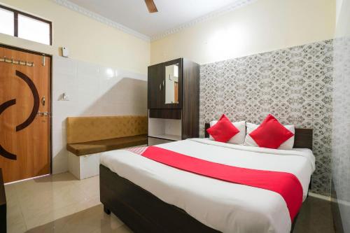 69076 OYO Hotel Sweekar