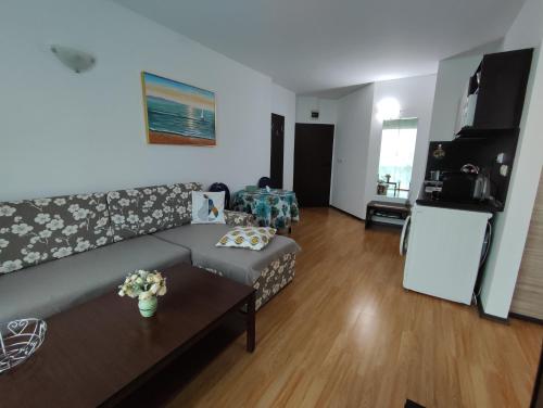 Прекрасен апартамент с изглед към морето Сарафово 1, Burgas (zdjęcie 5)
