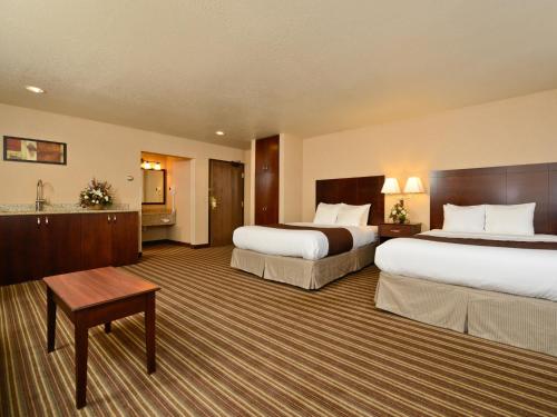 YELLOWSTONE WEST GATE HOTEL