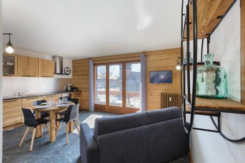 Apartment with Balcony room in Apt Flégère & Golf Modern 1BR for 4 near ski lift - Happy Rentals
