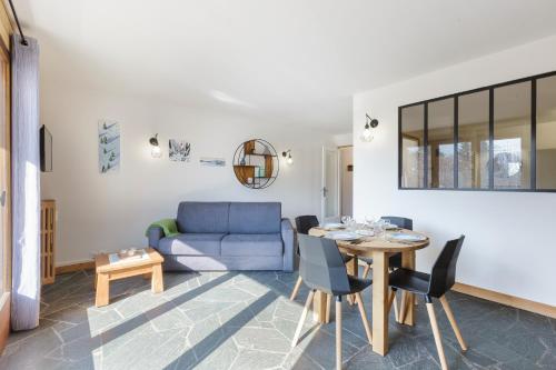 Apartment with Balcony image 6