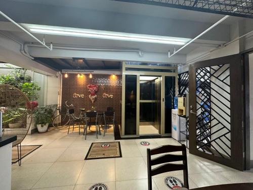 Cornerstone Manor Inn – Mandaue City, IL