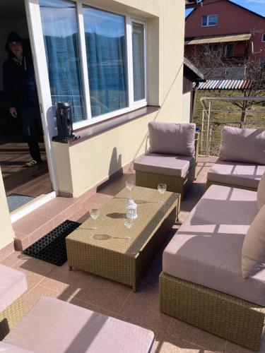 balkon/taras, Chata u medvěda (Chata u medveda) in Adolfovice