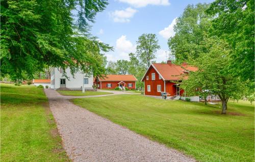 Beautiful home in Skvde with WiFi and 2 Bedrooms