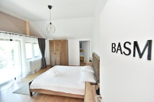 King Studio with Sofa Bed