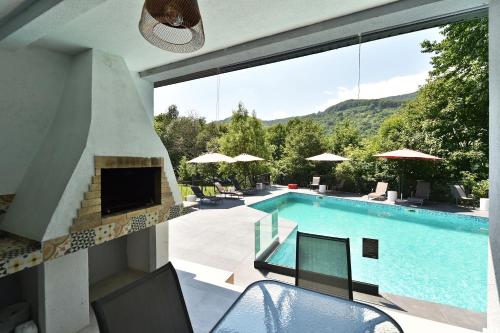 MIRA by Atra in Teșila