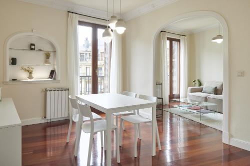 Three-Bedroom Apartment room in Zinema - Basque Stay