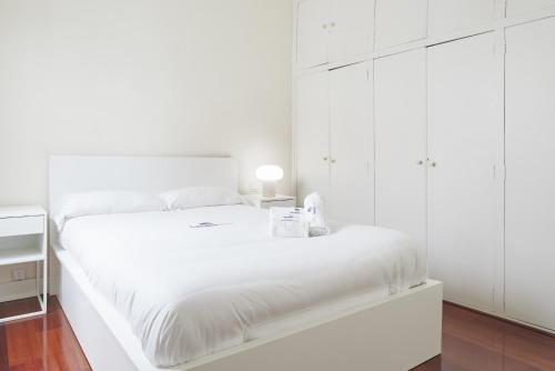 Three-Bedroom Apartment image 9
