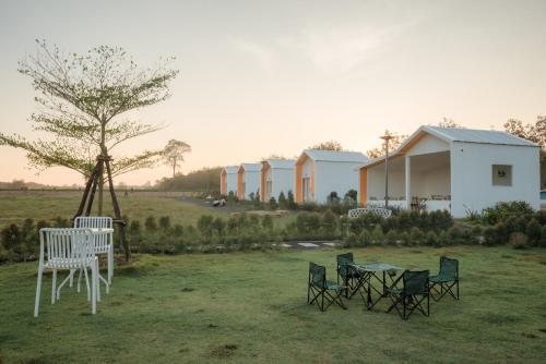 DOO KHAO in Non Din Daeng