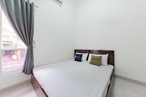 Urbanview Hotel Damai Residence Sutawinangun