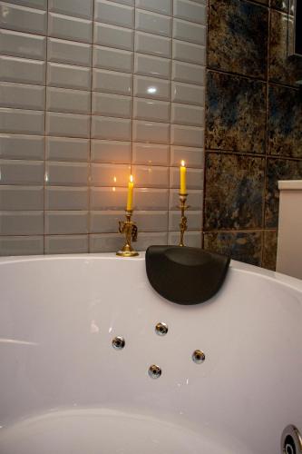 Batumi West Hotel Room Type - Suite with Spa Bath