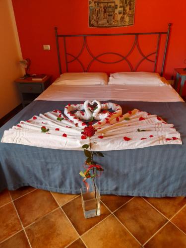 Double Room with Balcony and Sea View image 7