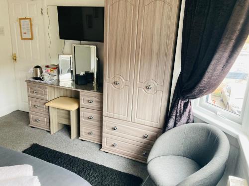 Double Room - First Floor image 4