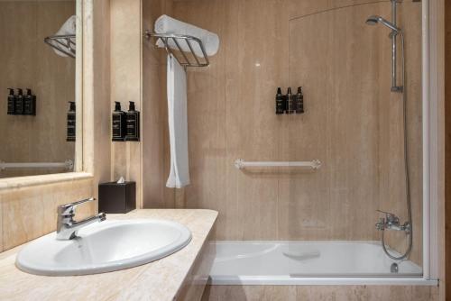 Hotel Astur Plaza - image 2