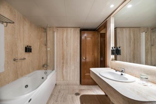 Hotel Astur Plaza - image 9