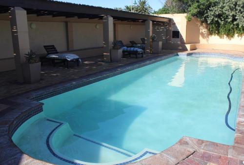 Mulligan Langebaan 10-sleeper - image 2
