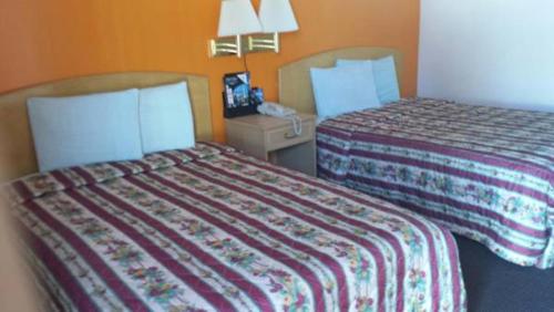 Avalon Motel - image 9