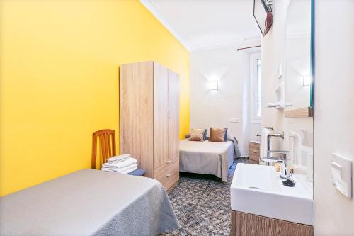 Hostal Santa Ana - image 8