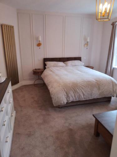 King Suite room in Linroy Guest House