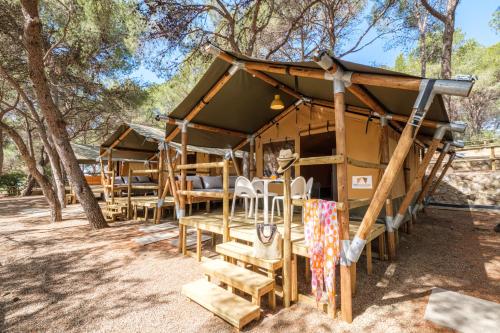 Camping Torre de la Mora - Hotel - Tamarit