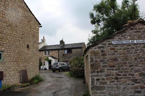Bumblebee Cottage nestled in stunning countryside. in Roughlee