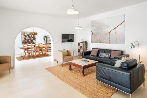 Lanzahost Villa Panorama in ยาอิซา