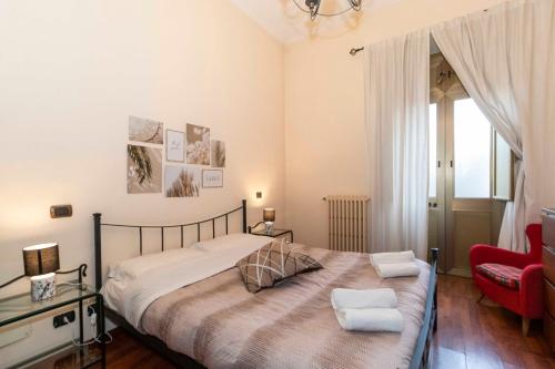 Piazza Statuto Comfy APT - with 2 Balconies, Turín
