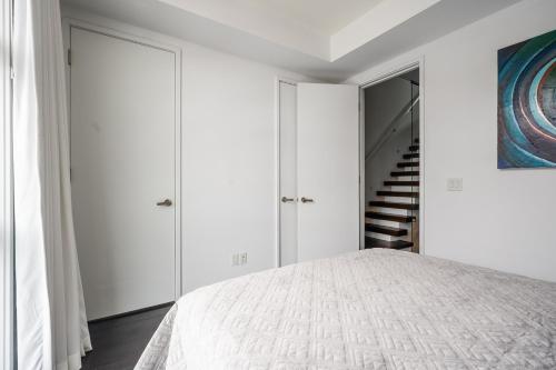 GLOBALSTAY Exclusive 4 Bedroom Townhouse in Downtown Toronto with Parking