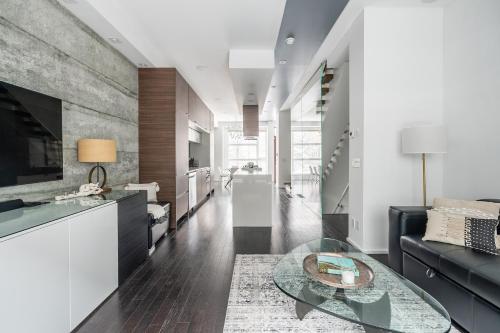 GLOBALSTAY Exclusive 4 Bedroom Townhouse in Downtown Toronto with Parking