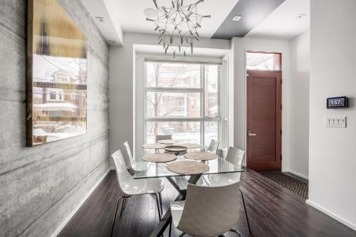 GLOBALSTAY Exclusive 4 Bedroom Townhouse in Downtown Toronto with Parking